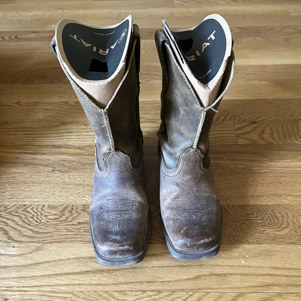 Youth Ariat Rambler boots, size 11.5